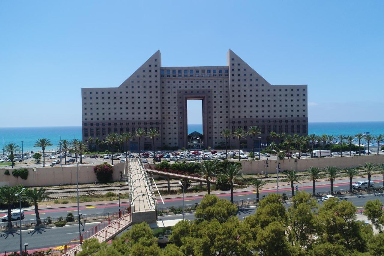 Almogim- Almog Building Haifa Exterior photo